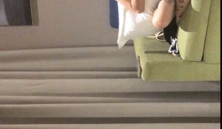 绿帽男密码房约背纹身良家女 喝酒脱光露巨乳骑乘 