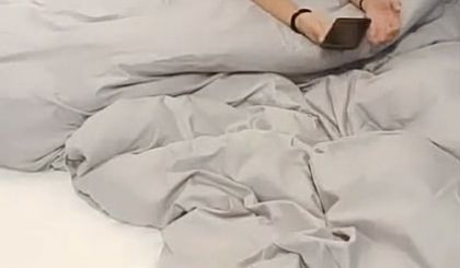 洛阳蜜桃臀学生妹真空上阵 与男友表哥酒店3P激战