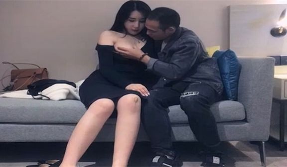 寻花偷拍]饥渴人妻巨乳肥臀狂飙演技，一掷千金约炮