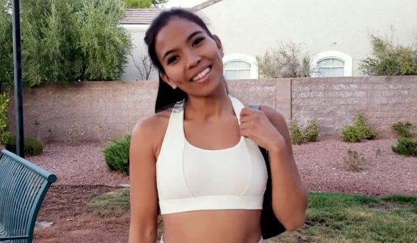 练过健身和瑜伽的美女身材就是不错 美女的白虎炮滋