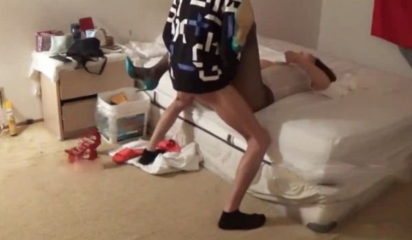 二流摄淫师潜规则短髮美眉~女模特性感F罩杯被爆插