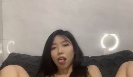 衬衫包臀裙L风小女友发骚自慰，假屌骑乘猛坐高潮连