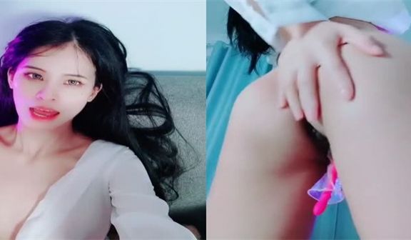美少女魔鬼身材浓密的阴毛自慰大秀